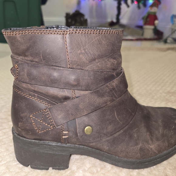 Clarks Women's Dark Brown Ankle Leather Boots with Side Zipper Size 8M - Picture 6 of 9